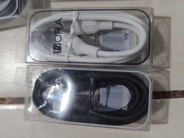Cable v8 o micro usb en cajita transparente